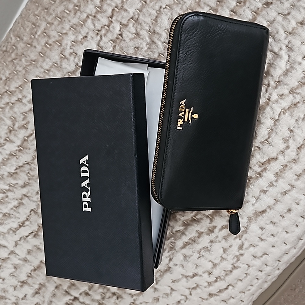 Prada | Authentic Vitello long zip wallet